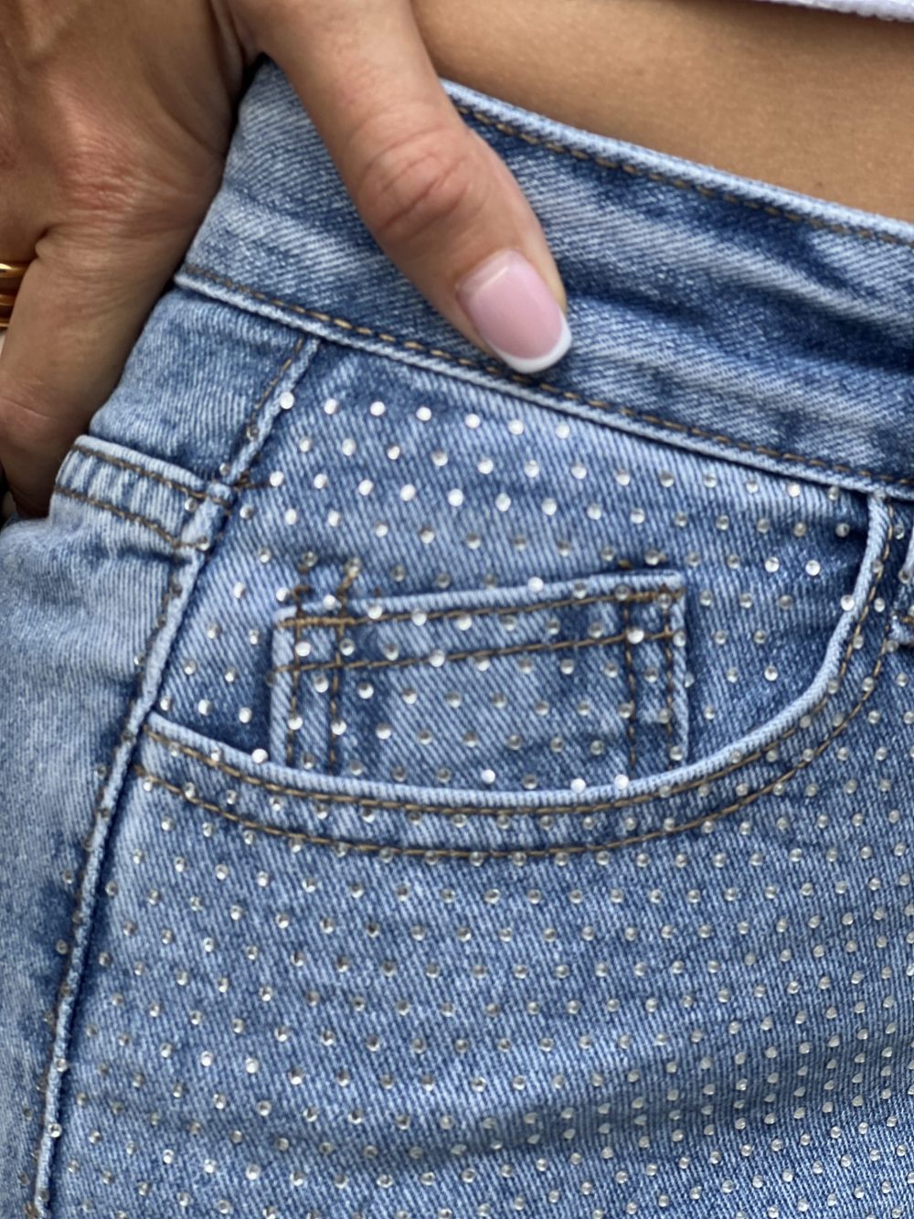 Vaquero con detalles brillantes - Imagen 3