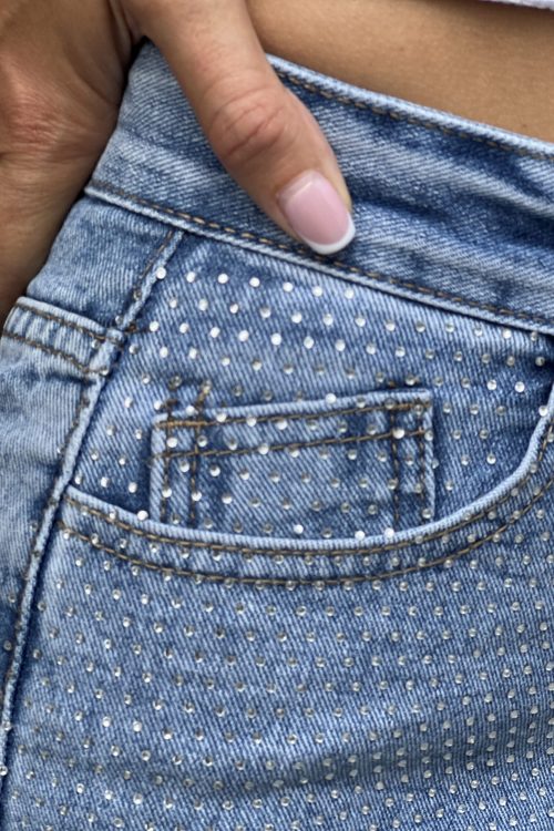Vaquero con detalles brillantes