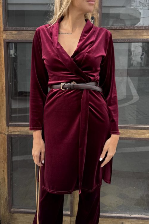 Americana de terciopelo burdeos