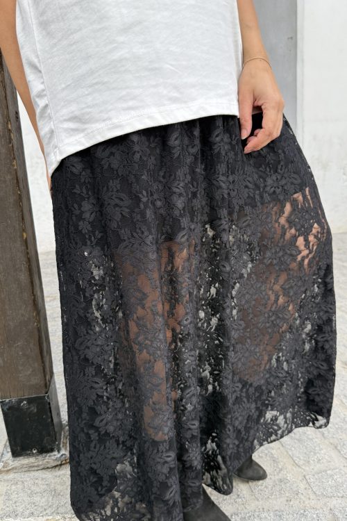 Falda de encaje