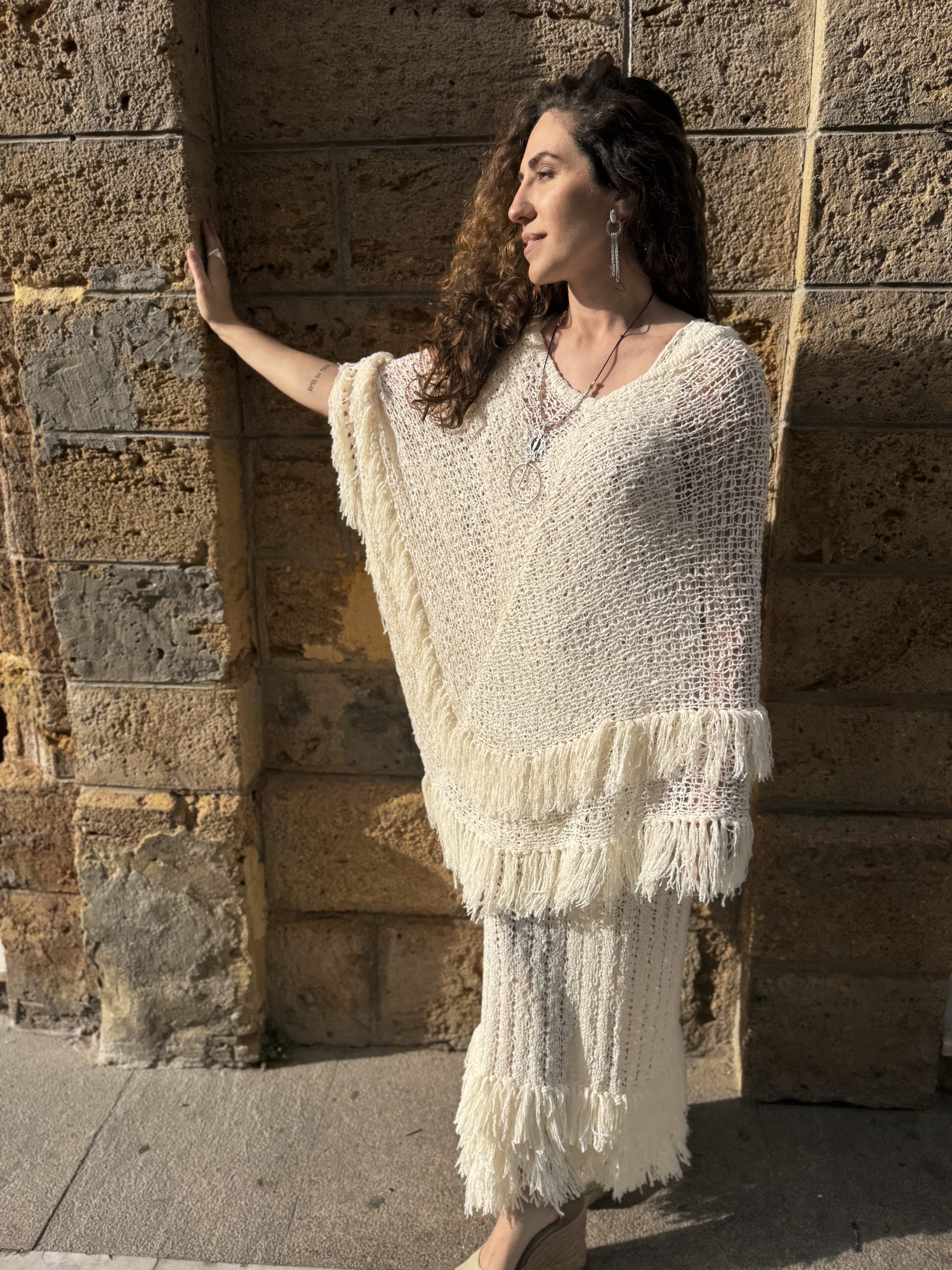 Poncho Marfil Colección Moon