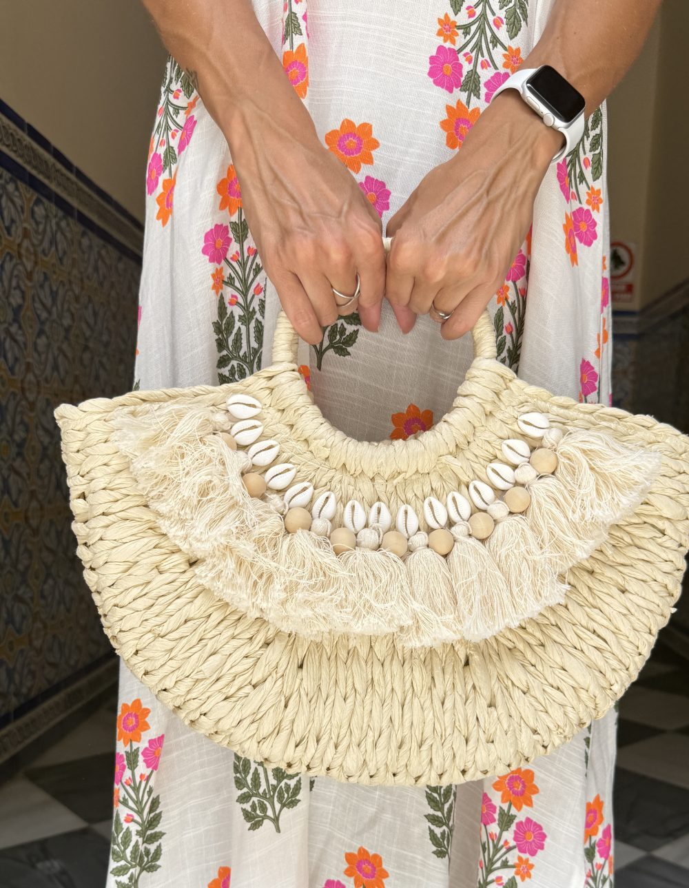 Bolso de rafia conchas