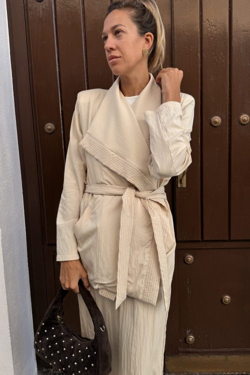 Blazer con cinturón Massima beis