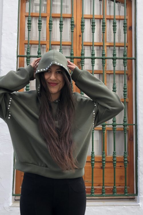 Sudadera kaki tachuelas