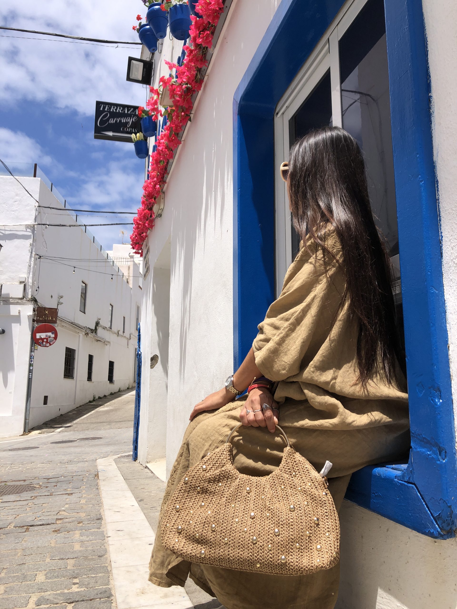 Bolso Tote Trenzado con Detalles Dorados - Imagen 2
